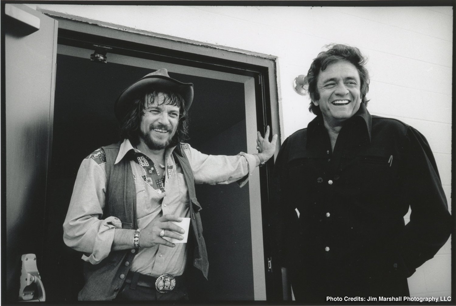 RETROLUXE_Johnny_Cash_Out_Among_The_Stars_04